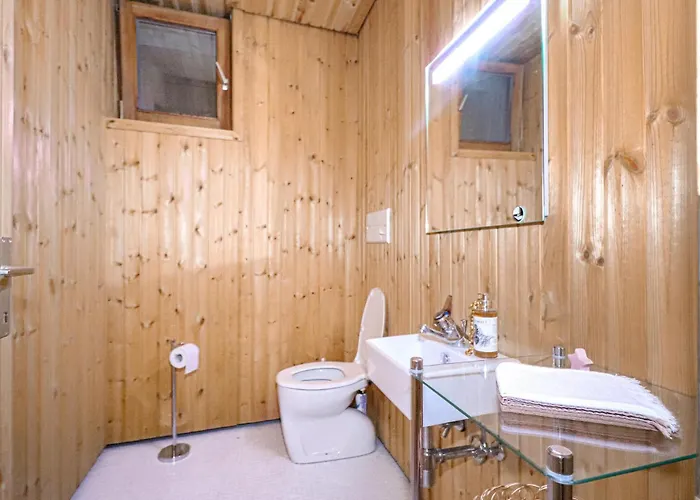 بيت للعطل In *